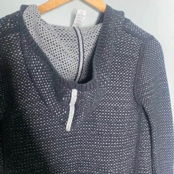 Ivivva hooded  sweater size 12 EUC lululemon - Picture 3 of 8